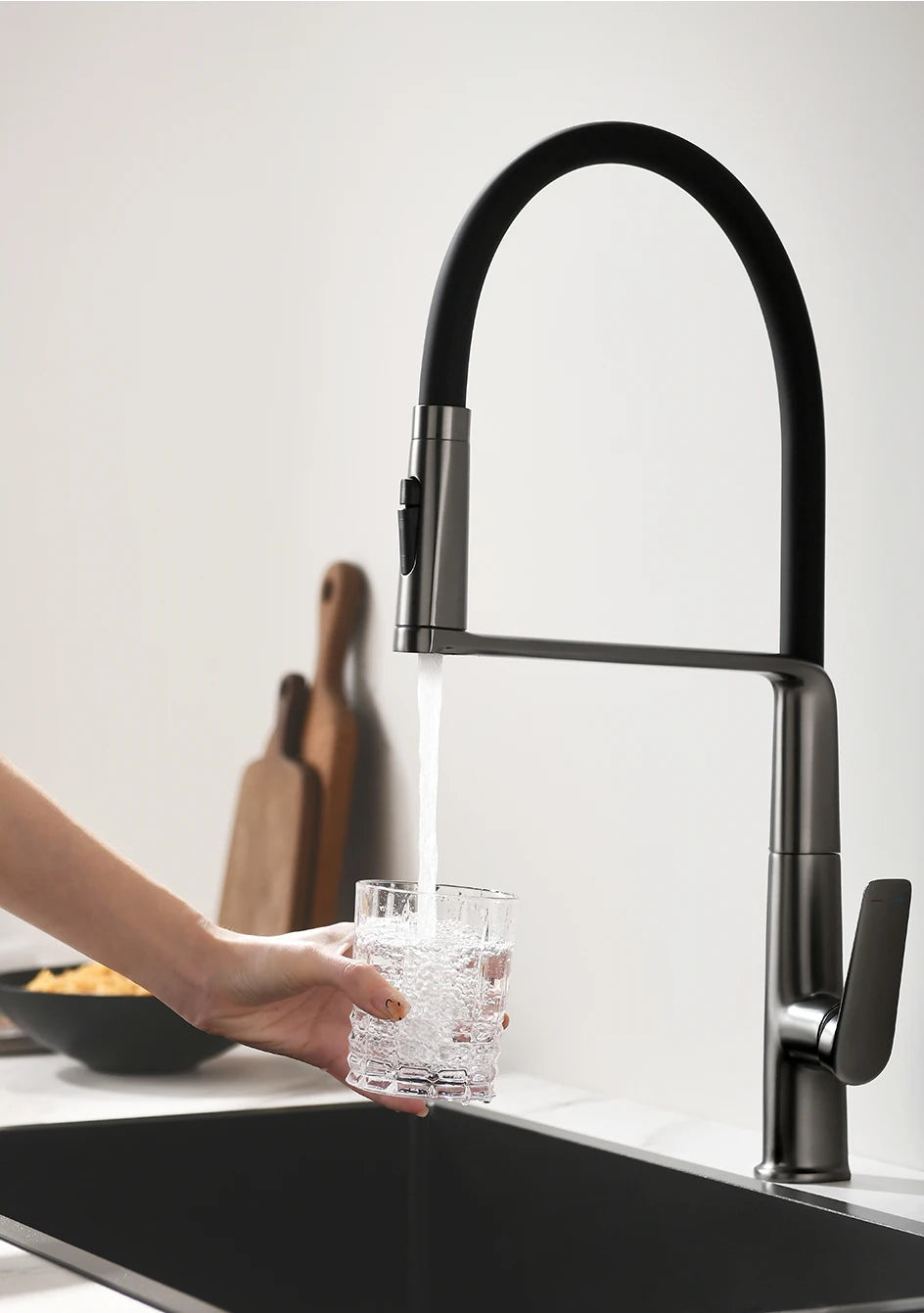 VGX Brushed Kitchen Faucet Sink Faucet Rubber Pull Down Stream Sprayer Tap Rotatable Kitchen Mixer Water Tap Hot Cold Crane Gold