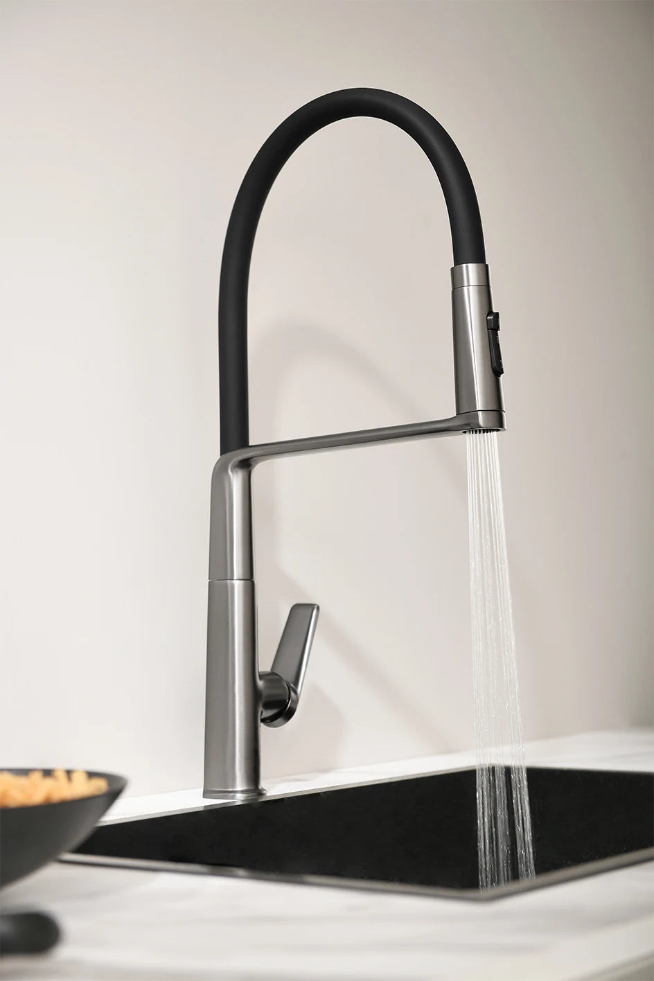 VGX Brushed Kitchen Faucet Sink Faucet Rubber Pull Down Stream Sprayer Tap Rotatable Kitchen Mixer Water Tap Hot Cold Crane Gold