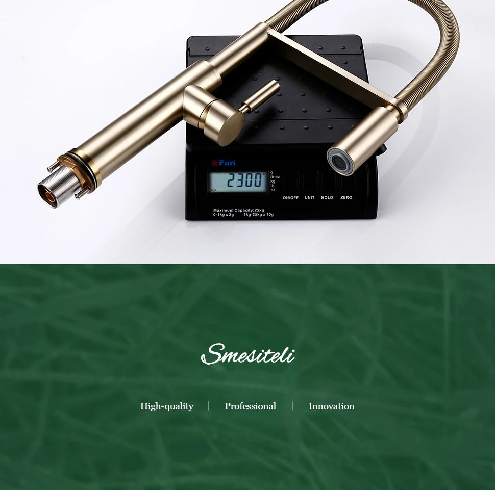 Brushed Gold Kitchen Faucets Single Handle Pull Out Kitchen Mixer Hot And Cold Water Swivel Degree Water Tap