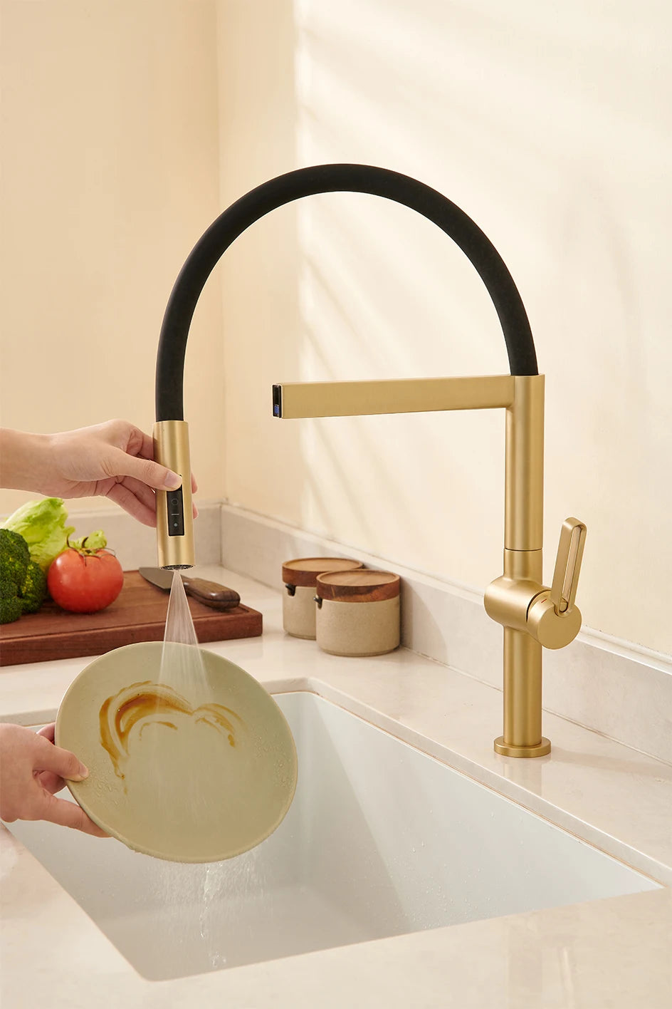 VGX Kitchen Faucet Sink Faucets Rubber Pull Down Stream Sprayer Taps Rotatable Kitchen Mixer Water Tap Hot Cold Crane Brass Gold